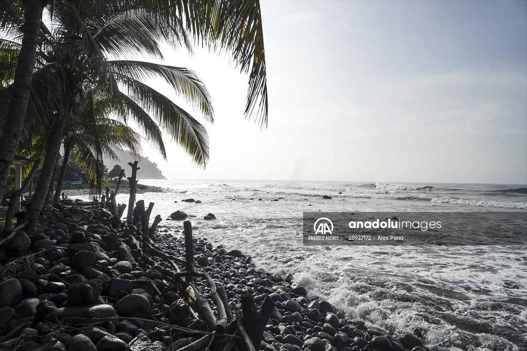 International Coastal Cleanup Day in El Salvador