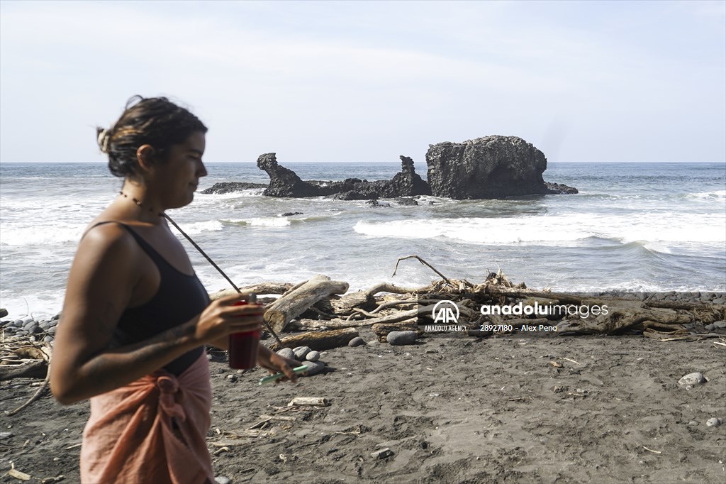 International Coastal Cleanup Day in El Salvador