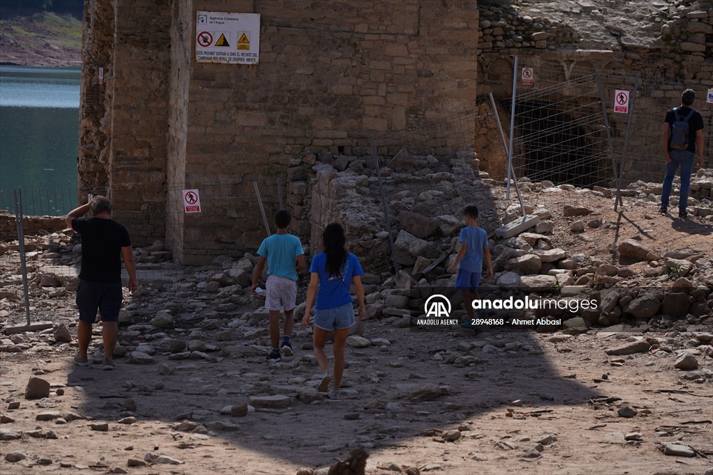 Drought in Spain reveals ancient structures