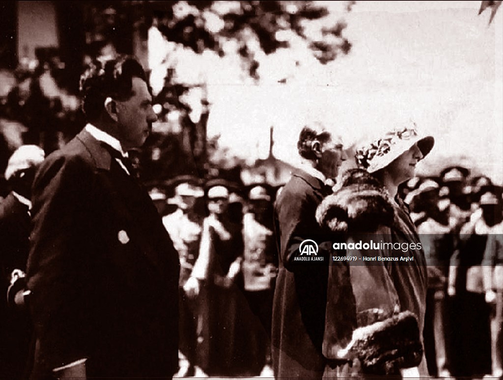 Mustafa Kemal Atatürk, Afgan Kraliçe Süreyya ile