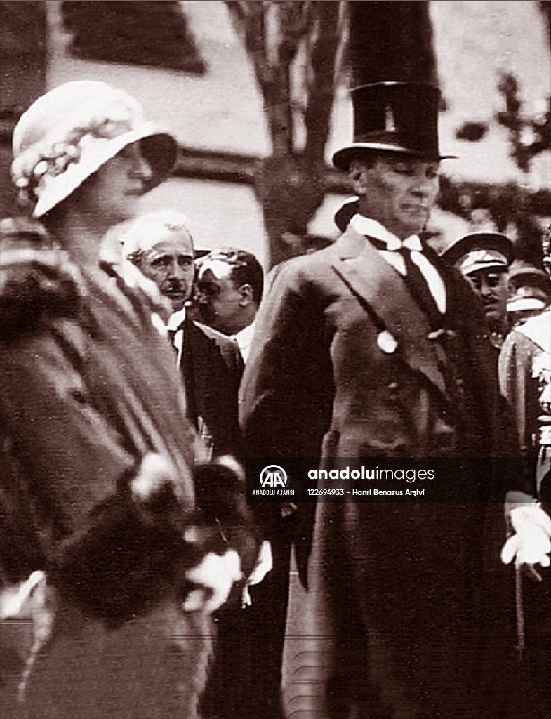 Mustafa Kemal Atatürk, Afgan Kraliçe Süreyya ile