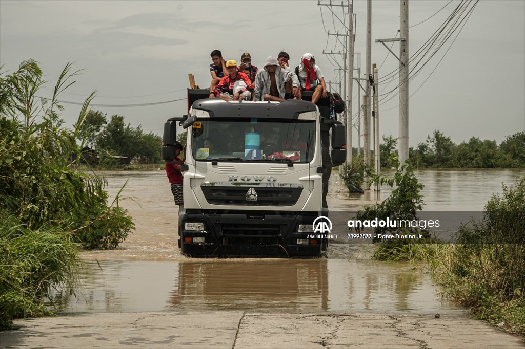 Super typhoon Noru hits Philippines