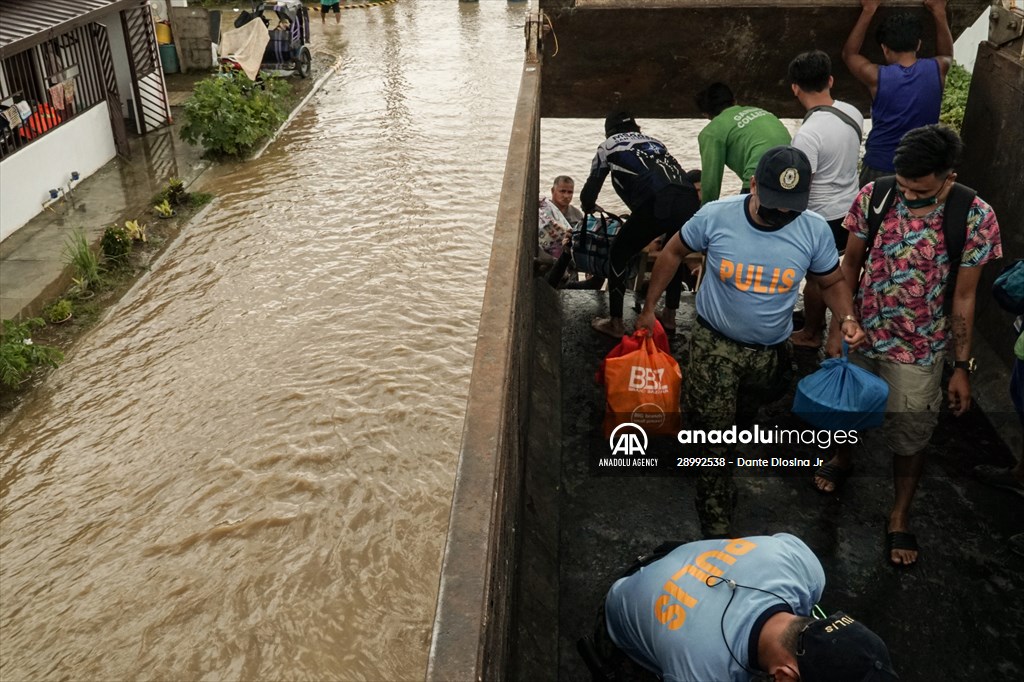 Super typhoon Noru hits Philippines