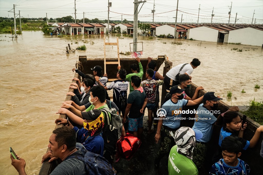 Super typhoon Noru hits Philippines
