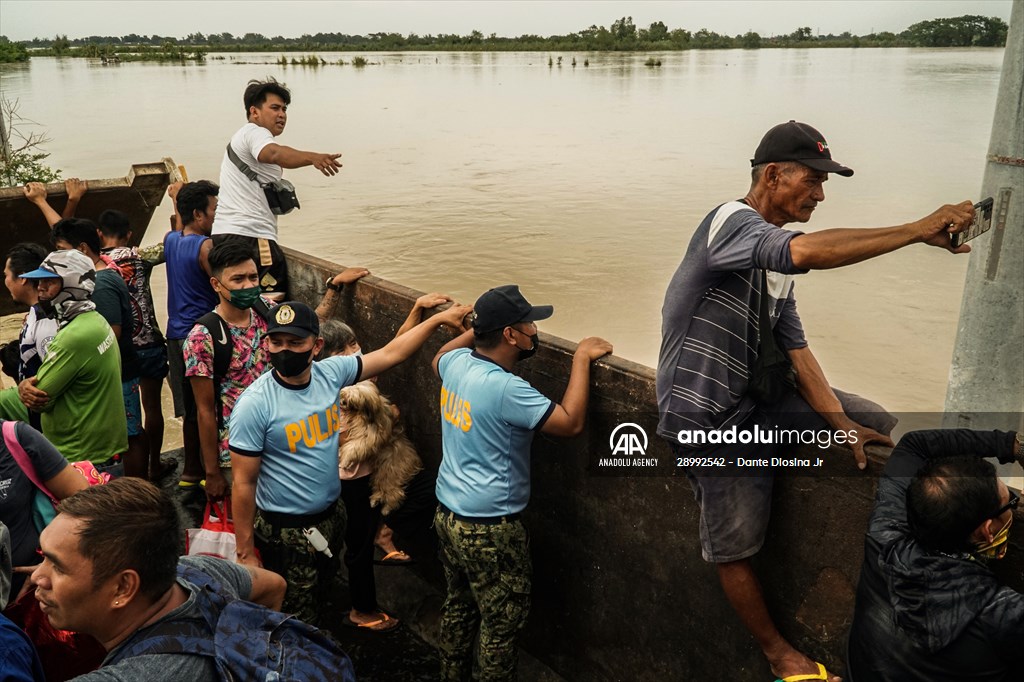 Super typhoon Noru hits Philippines