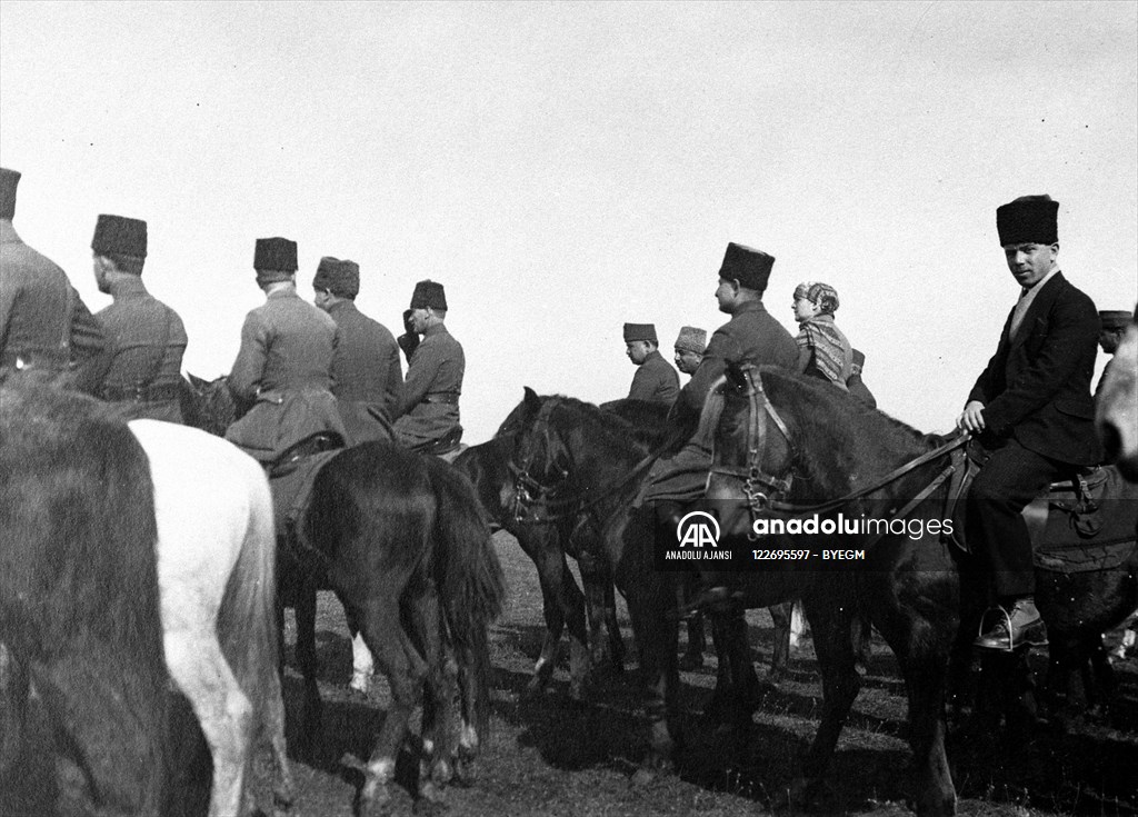 Atatürk, tatbikatta