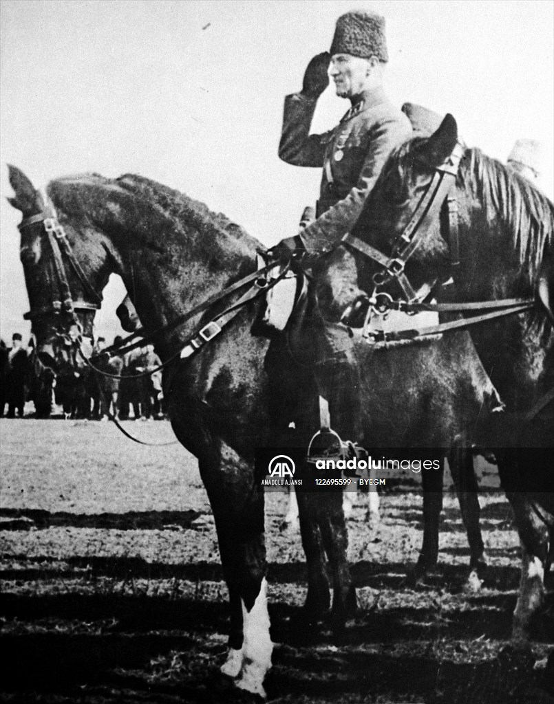 Atatürk, tatbikatta