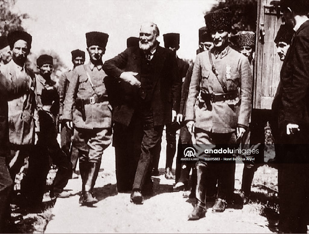 Mustafa Kemal Atatürk İzmit'te