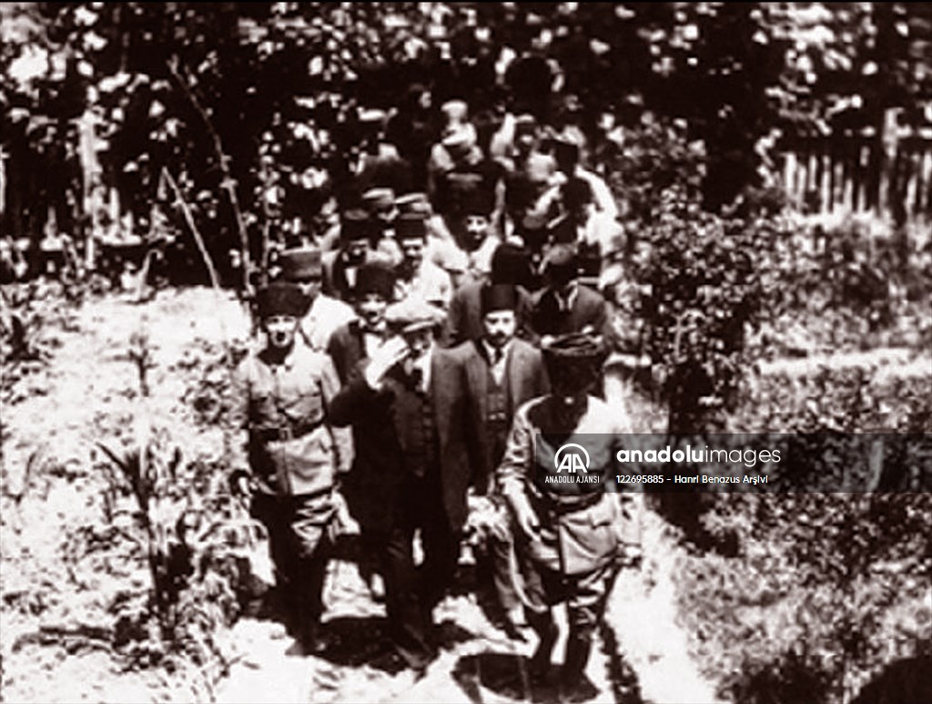 Mustafa Kemal Atatürk İzmit'te