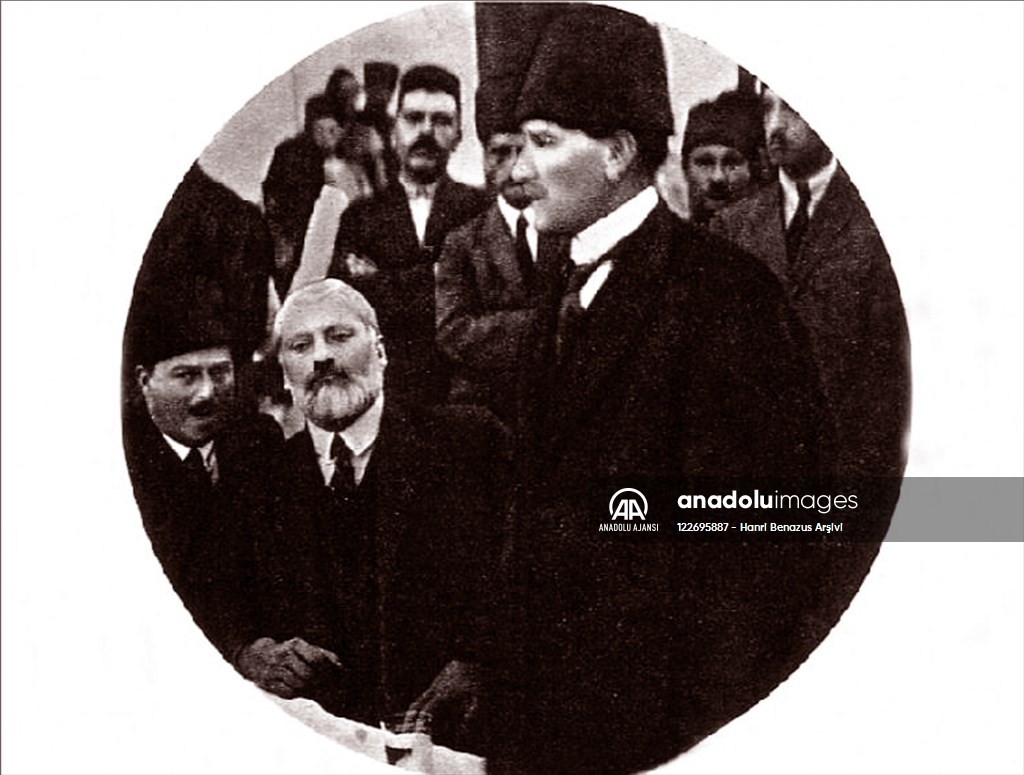 Mustafa Kemal Atatürk İzmit'te