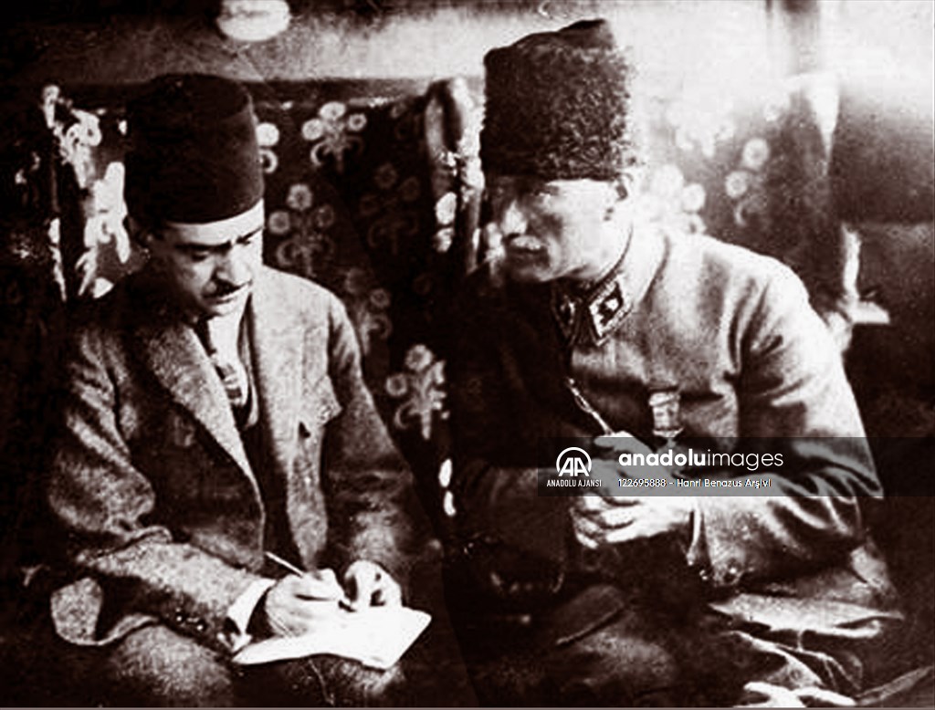 Mustafa Kemal Atatürk İzmit'te