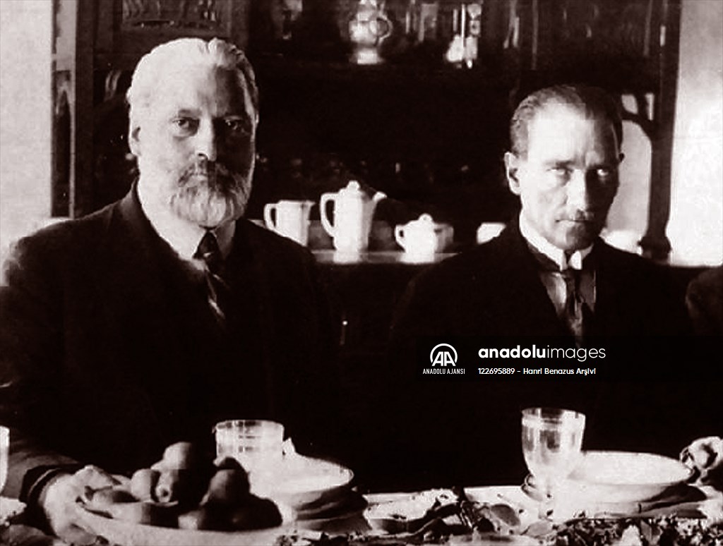 Mustafa Kemal Atatürk İzmit'te