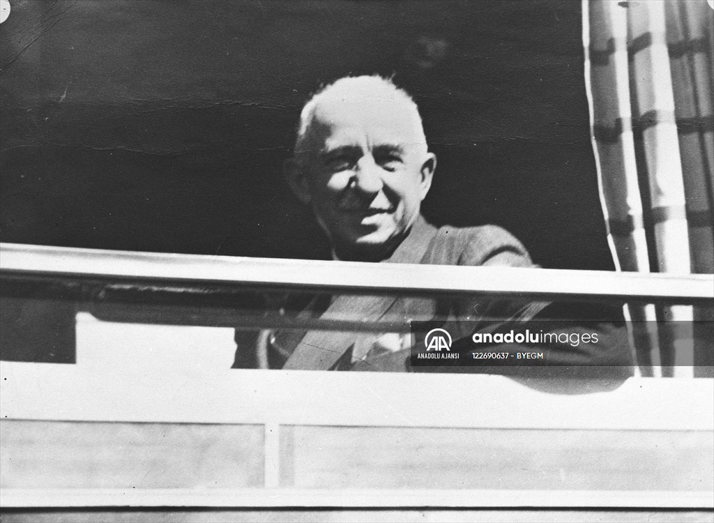 İsmet İnönü Trende