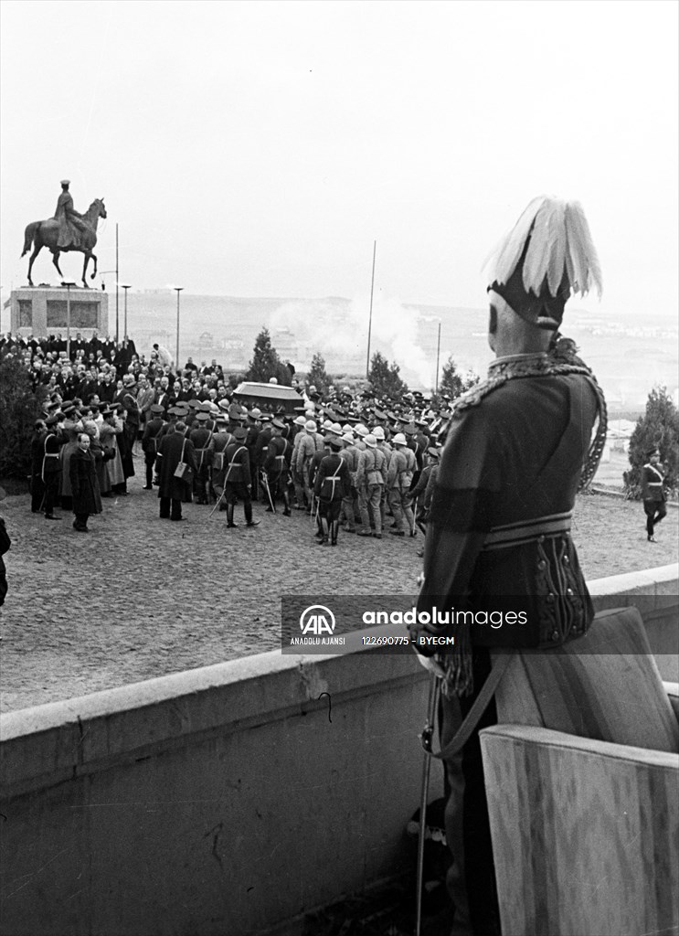 Mareşal Bırdword Atatürk'ün cenazesini selamlıyor