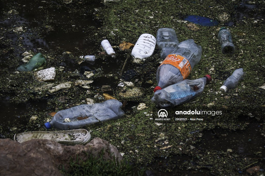 Cerron Grande reservoir pollution in El Salvador