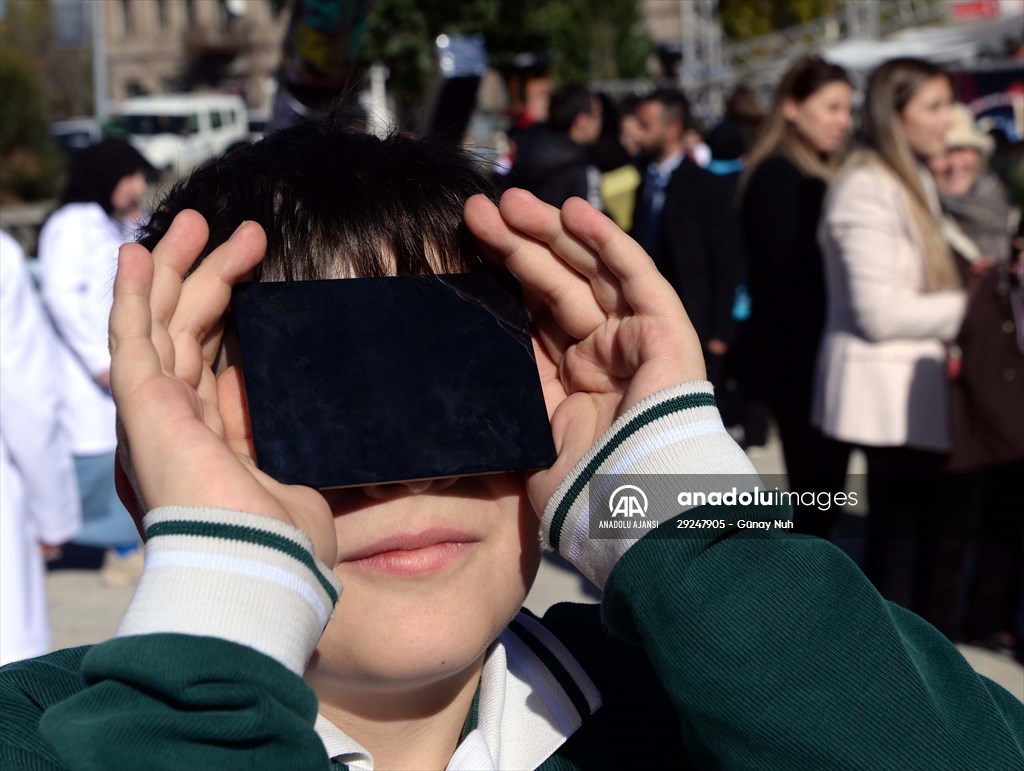 Ardahan'da güneş tutulması gözlemlendi