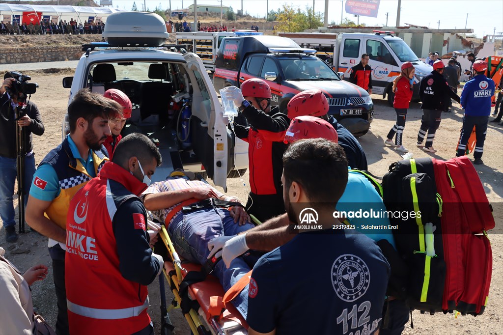 Mardin'de 20 kurumdan 300 personelle deprem tatbikatı yapıldı