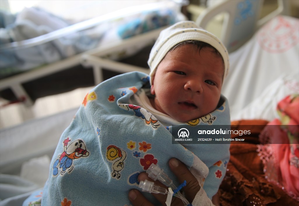 Mardinli anne ve karnındaki bebeği erken müdahaleyle hayata tutundu