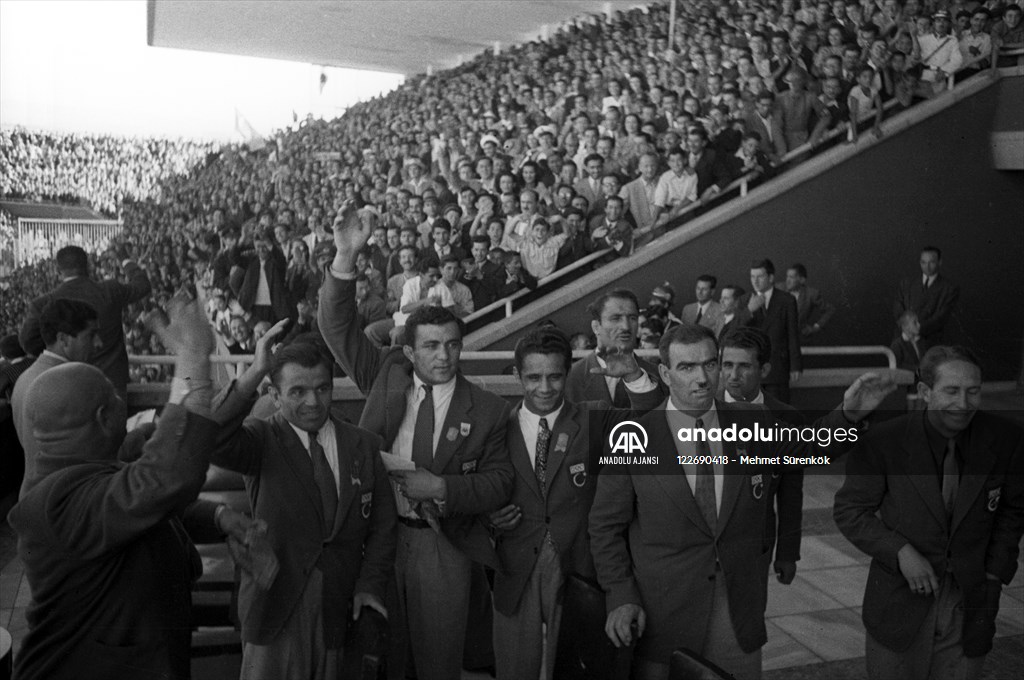 Olimpiyat şampiyonu güreşçiler