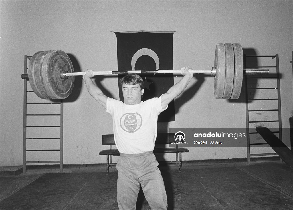 Dünya ve Türk halterinin unutulmaz ismi: Naim Süleymanoğlu