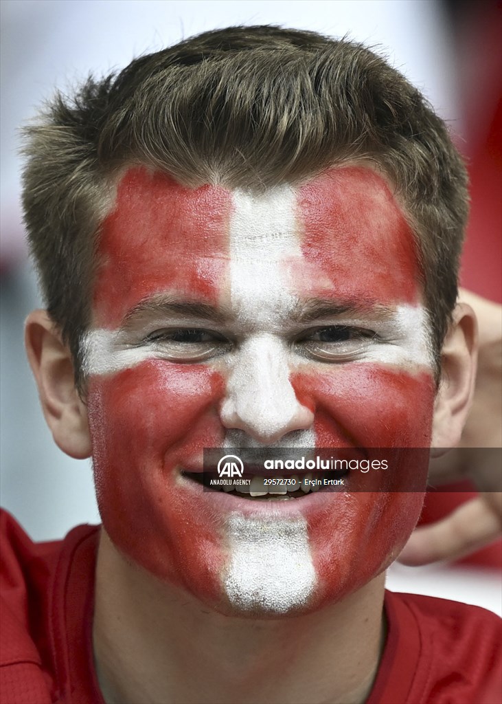 32 team 32 fans during FIFA World Cup Qatar 2022