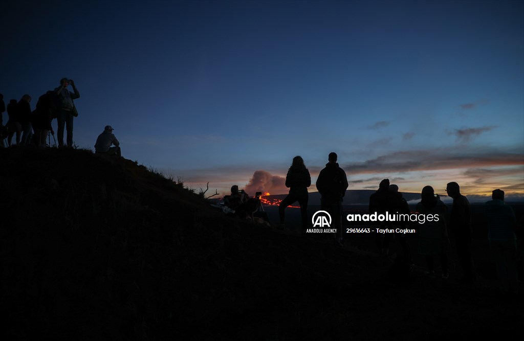 Hawaii's Mauna Loa erupts