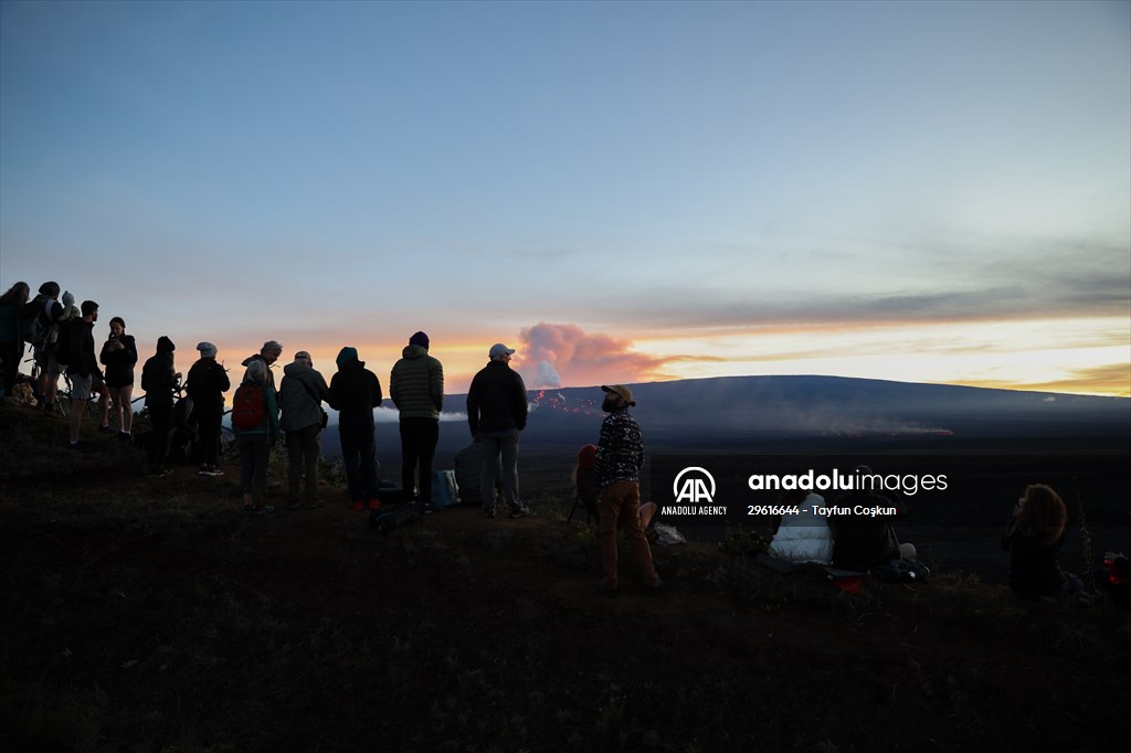 Hawaii's Mauna Loa erupts