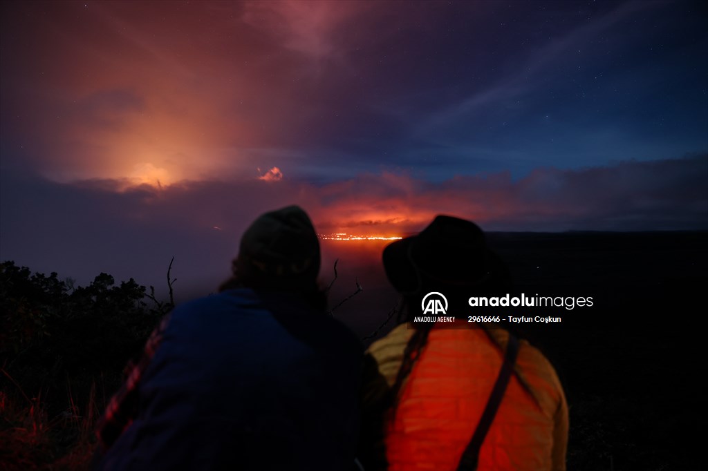 Hawaii's Mauna Loa erupts