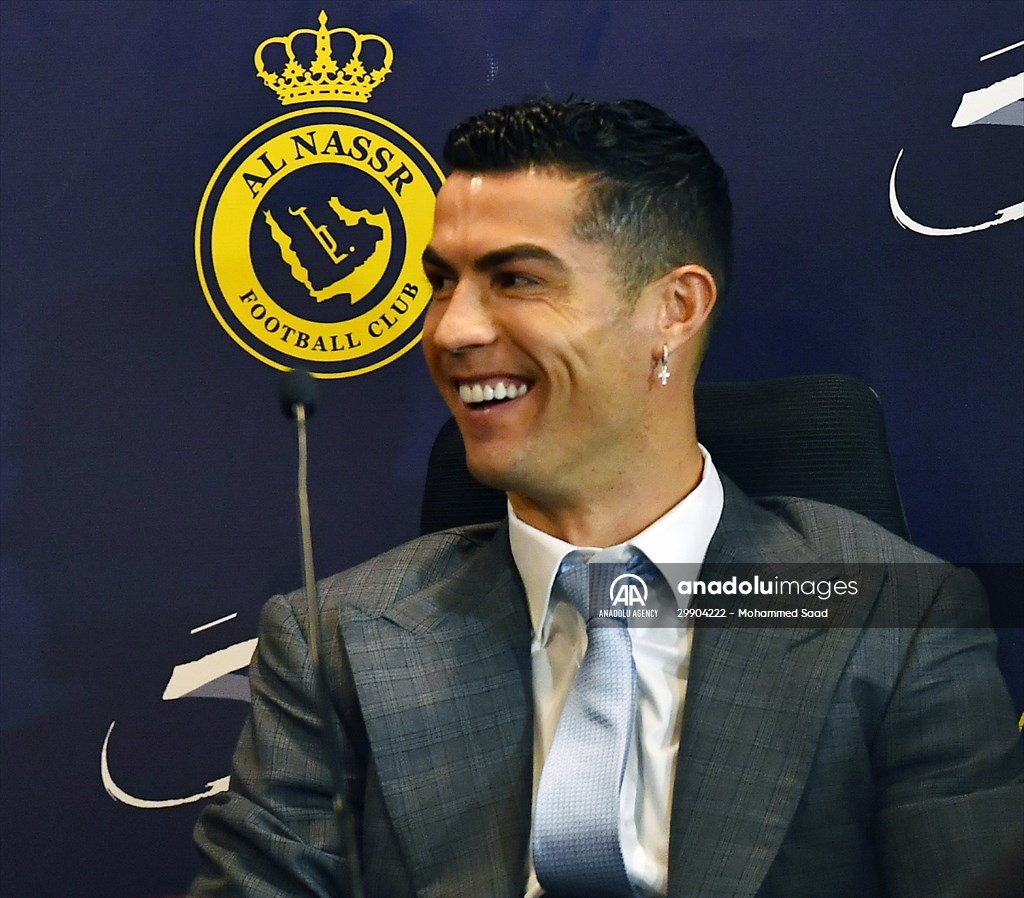 Saudi Arabias Al Nassr Welcome Superstar Cristiano Ronaldo Anadolu