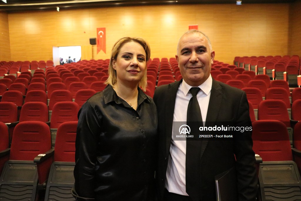 Siirt'te farklı meslek gruplarının oluşturduğu koro seyirciyle buluştu