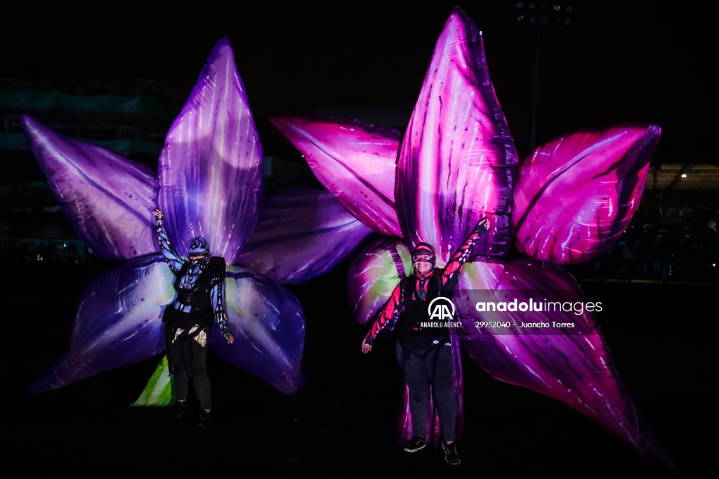 Colombians want to win Guinness with Lionel Messi inflatable jersey