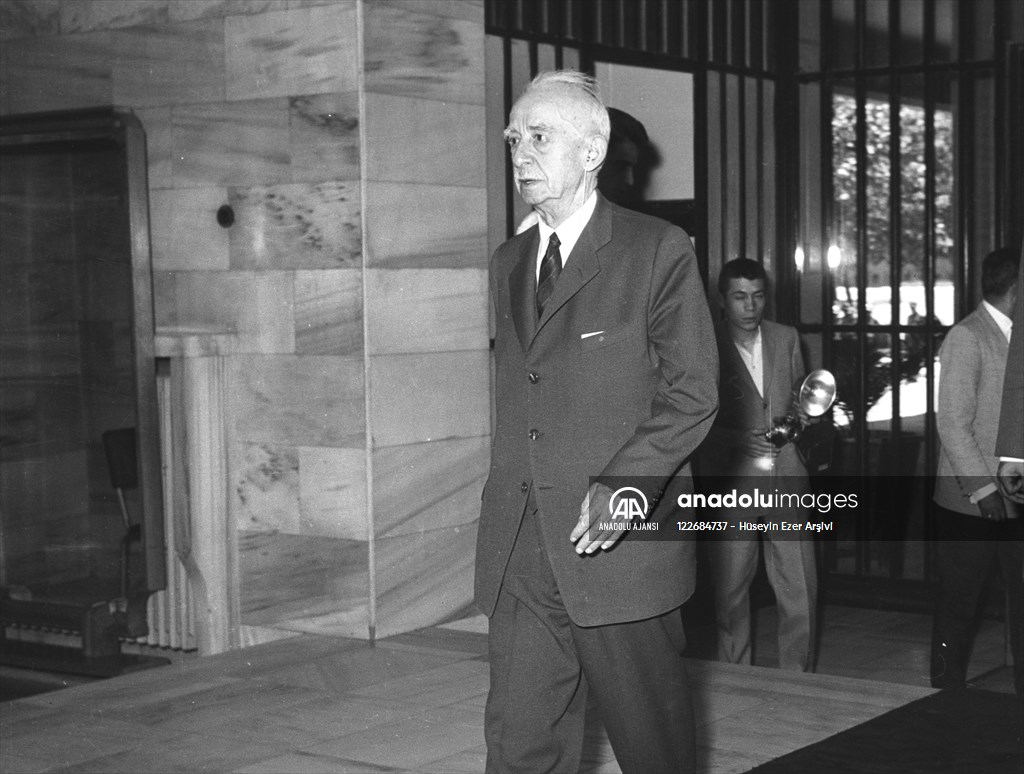 Başbakan İsmet İnönü