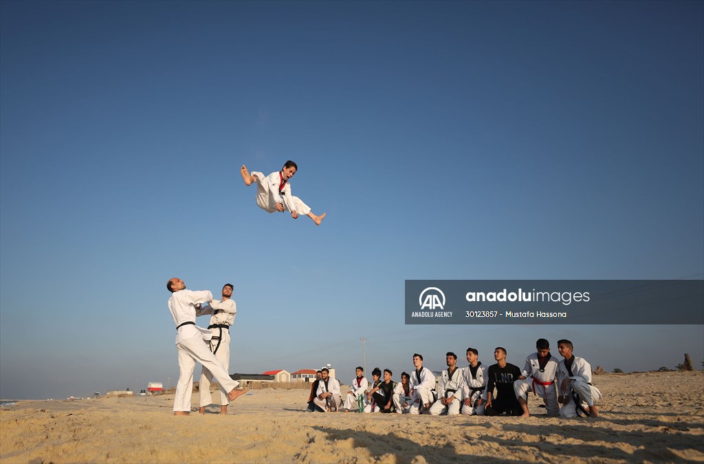 Taekwondo training on the beach in Gaza