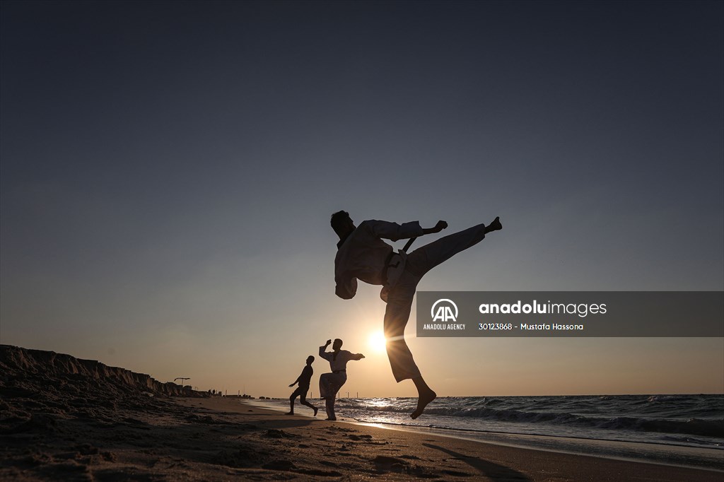 Taekwondo training on the beach in Gaza