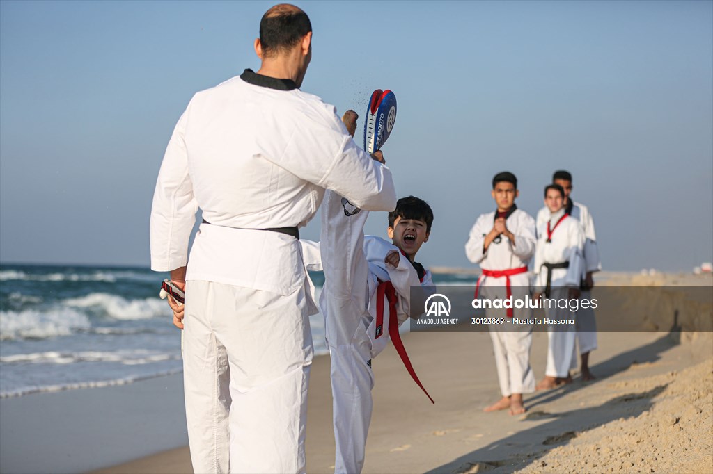 Taekwondo training on the beach in Gaza