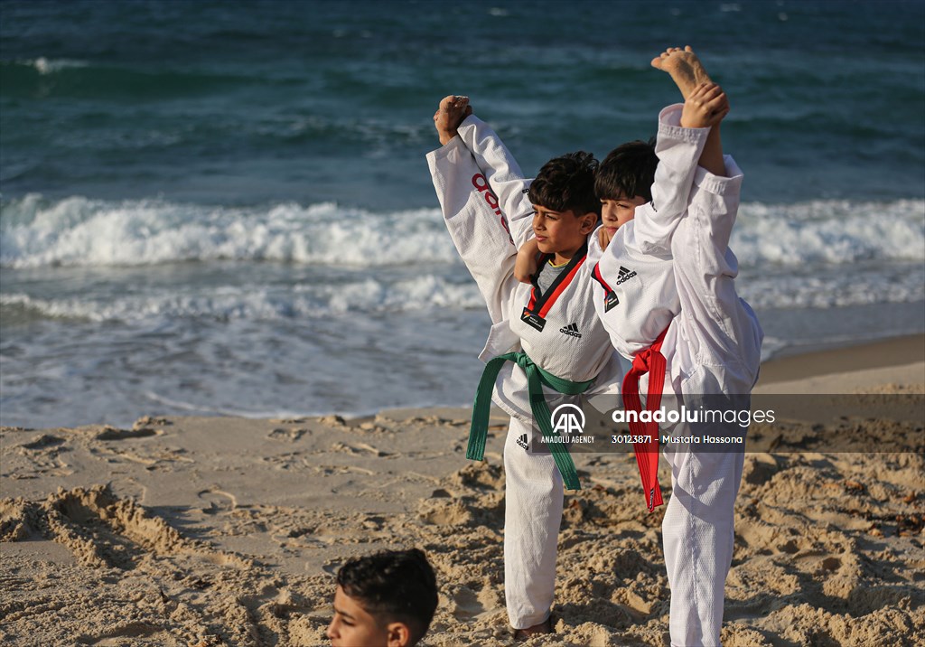 Taekwondo training on the beach in Gaza