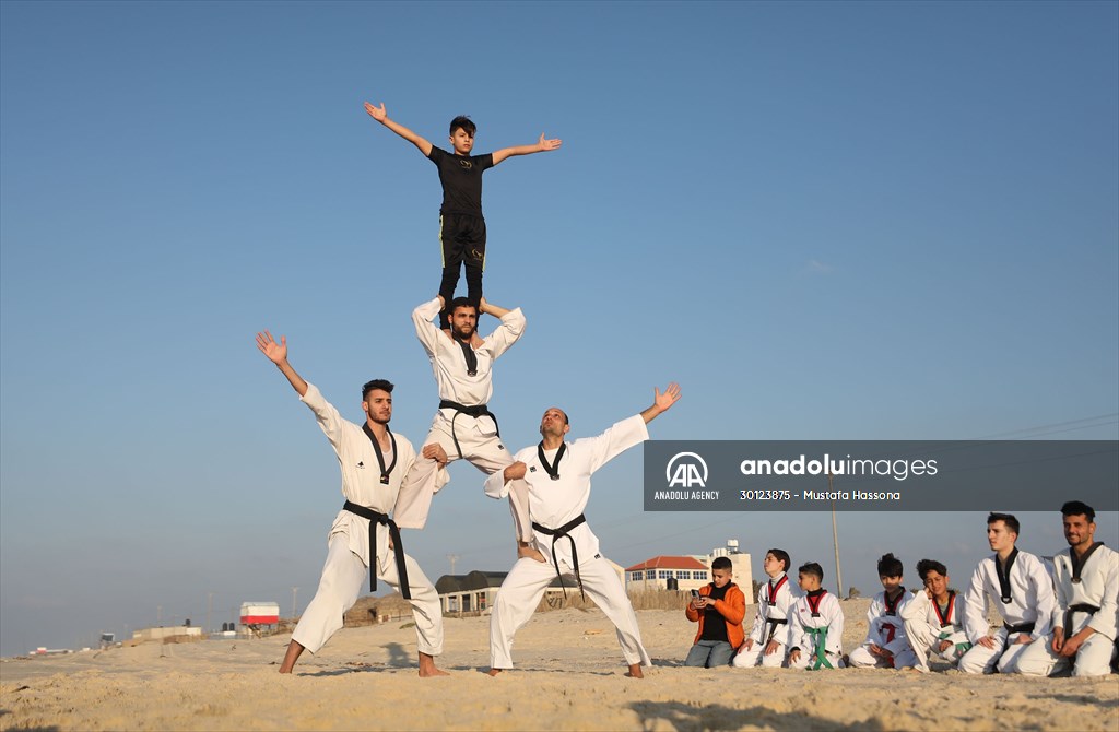 Taekwondo training on the beach in Gaza
