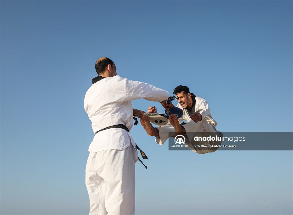 Taekwondo training on the beach in Gaza
