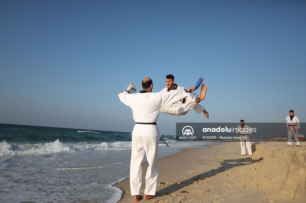 Taekwondo training on the beach in Gaza