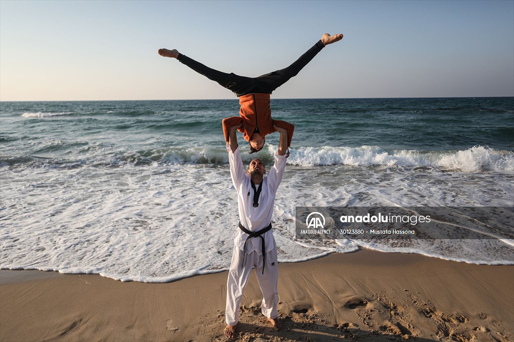 Taekwondo training on the beach in Gaza