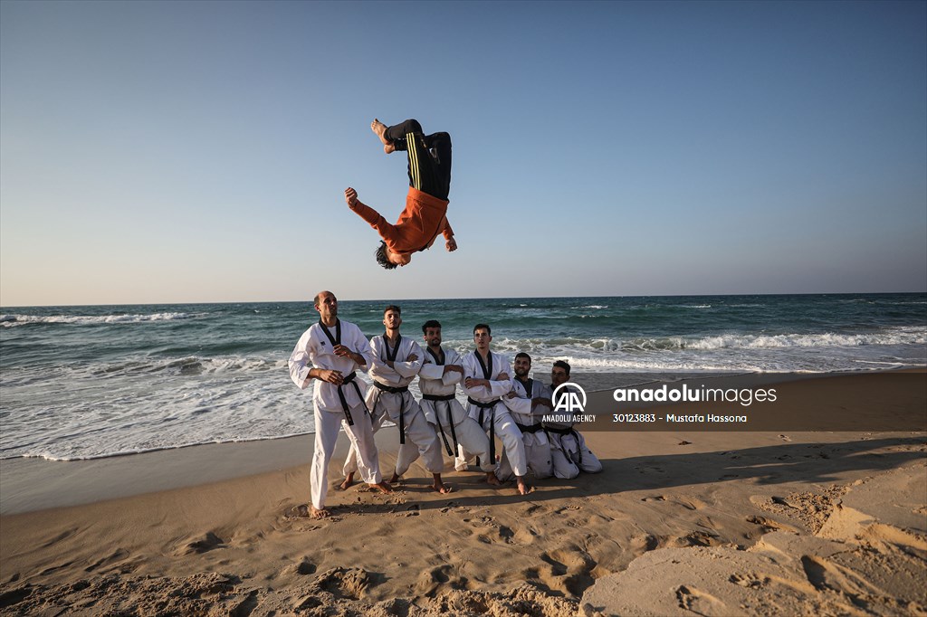 Taekwondo training on the beach in Gaza