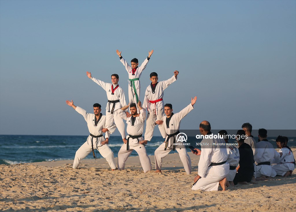 Taekwondo training on the beach in Gaza