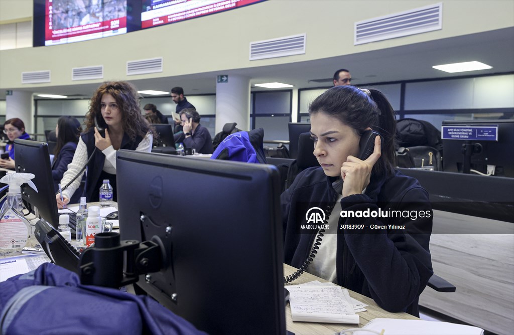 Cumhurbaşkanı Yardımcısı Oktay deprem çalışmalarını AFAD'dan koordine ediyor