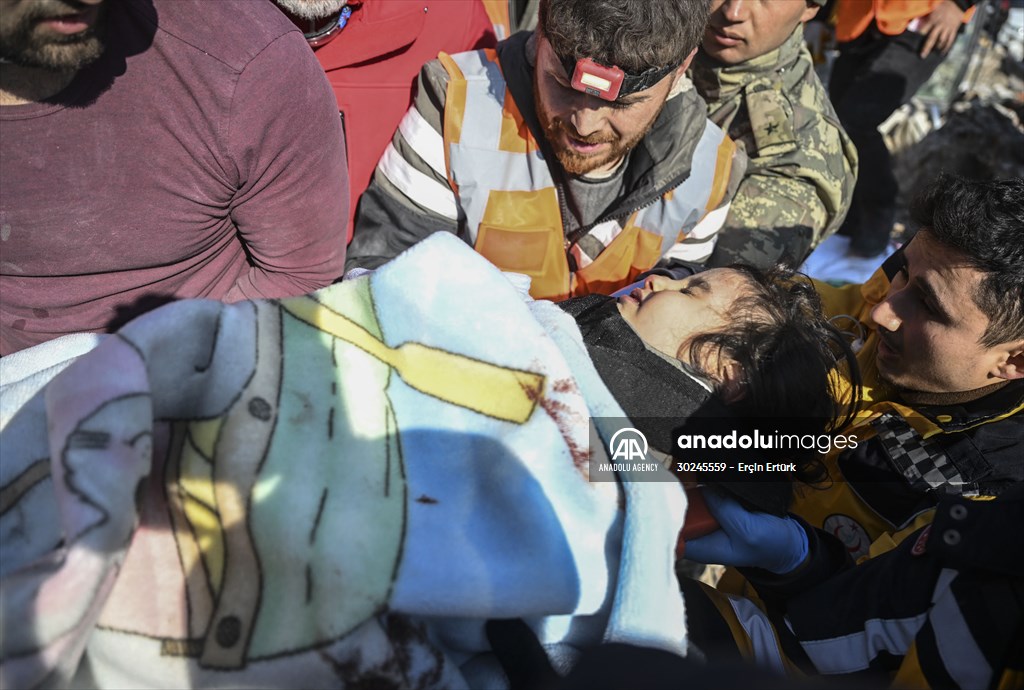 3,5 year-old girl rescued from rubble 103 hours after earthquakes in Turkiye