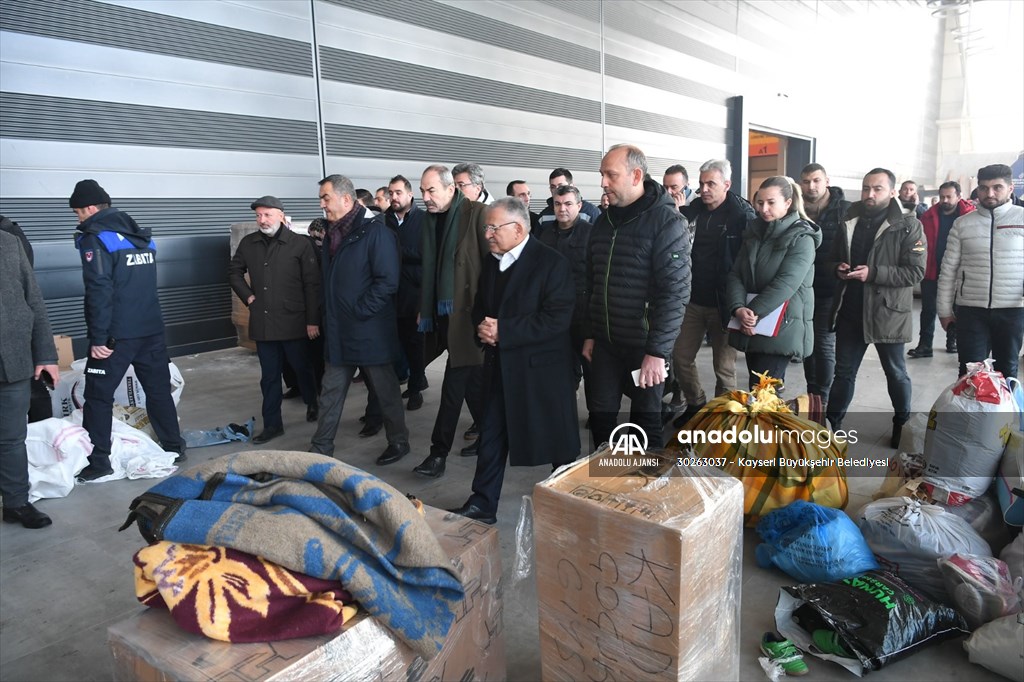 İç Anadolu'dan deprem bölgelerine yardımlar sürüyor