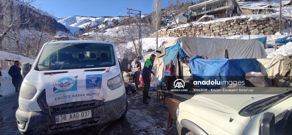 İç Anadolu'dan deprem bölgelerine yardımlar sürüyor