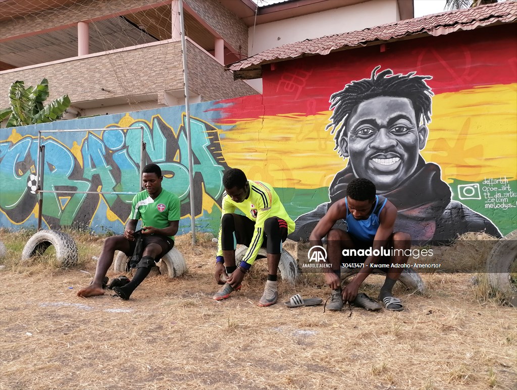Ghanaian soccer player Christian Atsu graffitied onto a wall in Ghana