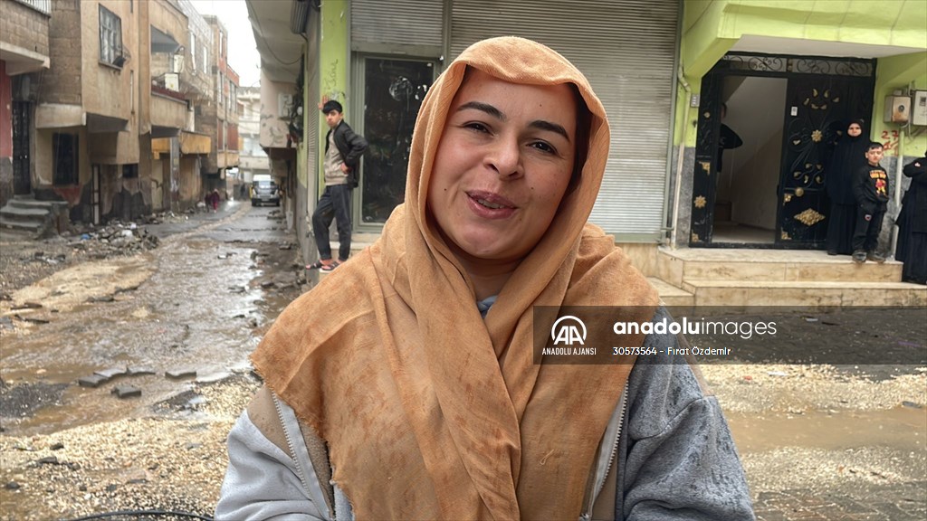 Şanlıurfa'da sel nedeniyle mahsur kalan vatandaşların kurtarılması için çalışma sürüyor