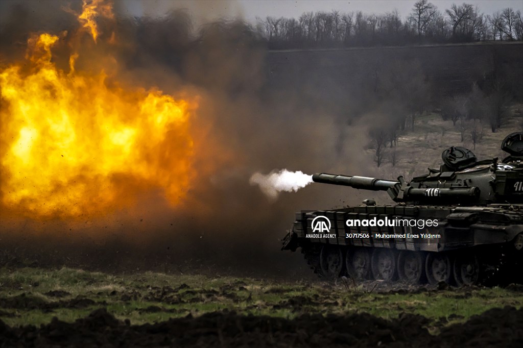 Ukrainian Army reinforces their tank brigade through firing practice in Zaporizhzhia