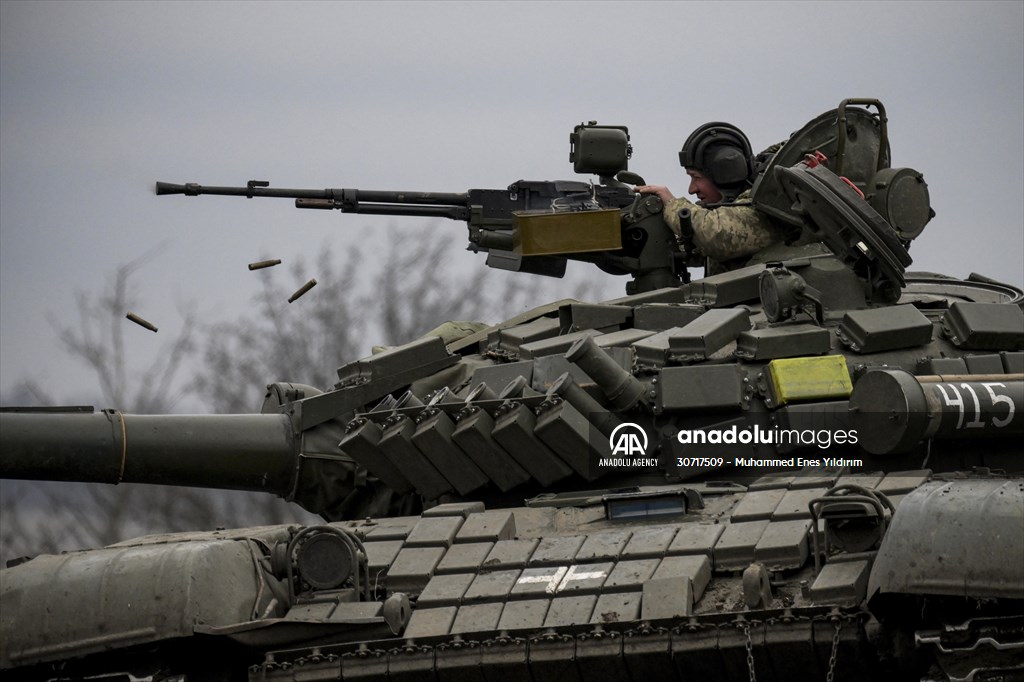 Ukrainian Army reinforces their tank brigade through firing practice in Zaporizhzhia